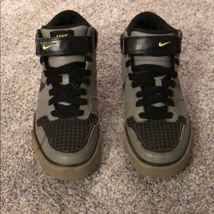 Men’s Gray Nike Sneakers